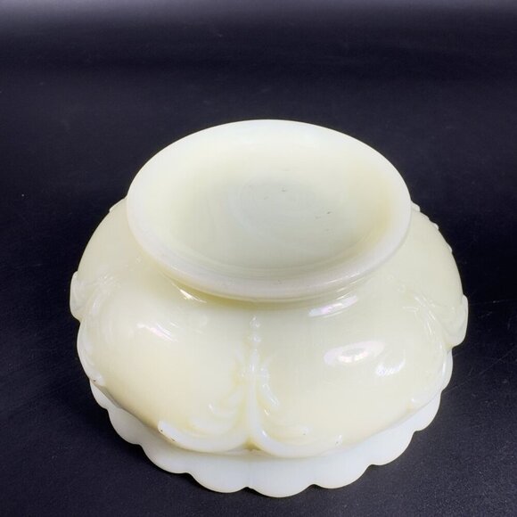 Vintage Vaseline Pale Yellow Uranium UV Glowing Glass Dish Bowl Footed Ruffled - Picture 11 of 13